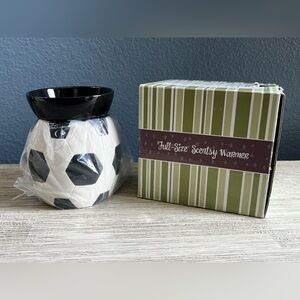 NEW NEVER USED!!!Scentsy World Cup Soccer Ball Warmer - Black and White